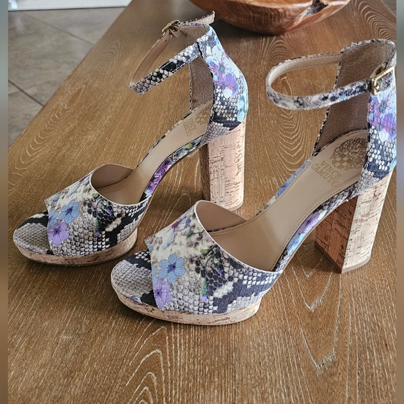 Vince Camuto Purple Snake Print Shoes - Picture 3 of 5